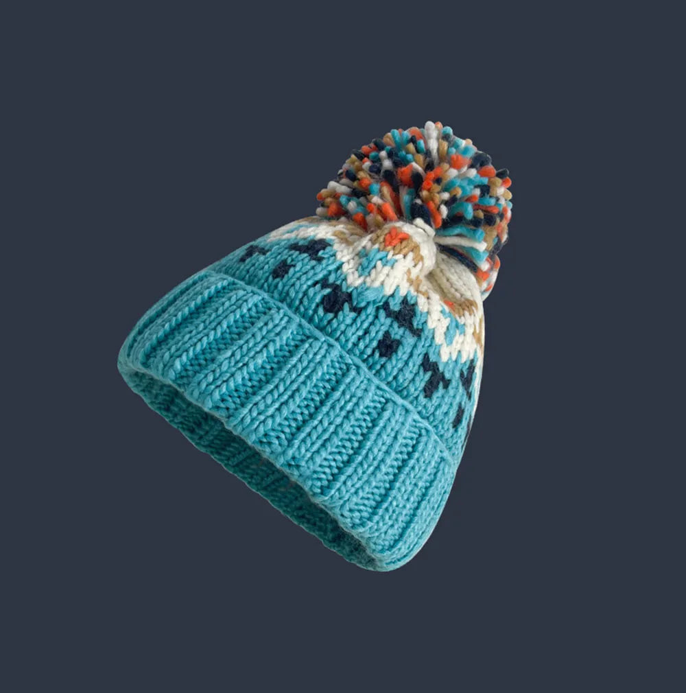 TAMARA™– Cozy Snowflake Pom Beanie